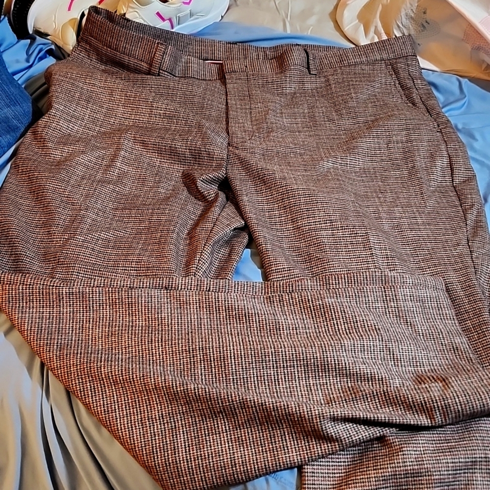 Tommy Hilfiger 40×32 dress slacks Great shape. Plaid.